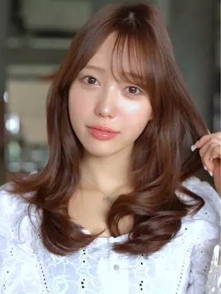 ミディアム AINANLY 明治神宮前店所属・似合わせレイヤー モテカラー🧸三科のヘアスタイル