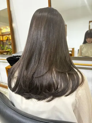 ミディアム カラー hoNua. 栄/透明感カラーのヘアスタイル