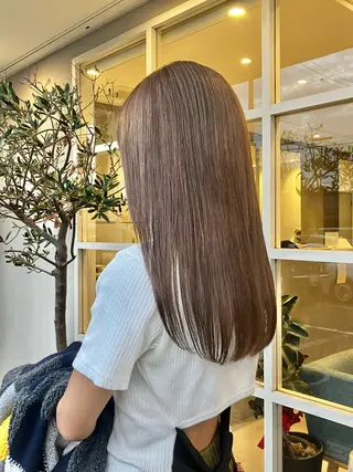 カラー utut所属・原 弥琴のヘアスタイル
