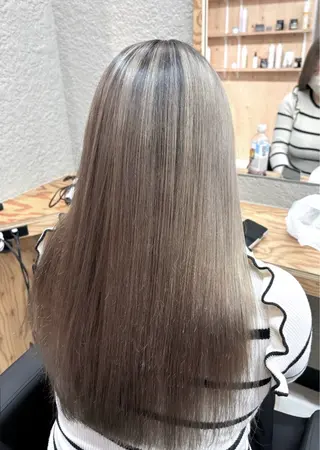 ロング karin💋海外 バタフライカットのヘアスタイル