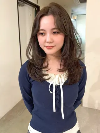 ロング カラー mizuki/ピンク ベージュ.レイヤーのヘアスタイル