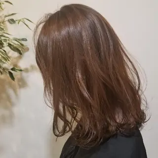 ミディアム salowin渋谷kitaya park前所属・RIKA韓国ヘア/く びれヘア/上品カラーのヘアスタイル