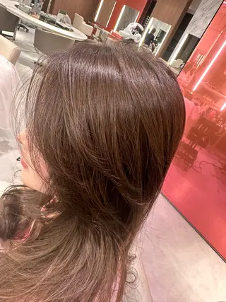ロング カラー 河井 史織のヘアスタイル