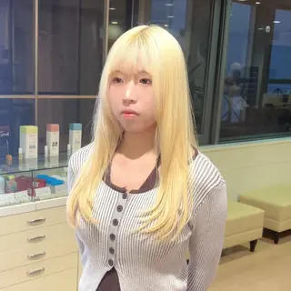 ロング カラー ケアブリーチカラー ✨️透明感カラーのヘアスタイル