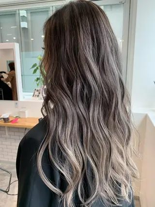 セミロング ヨシミ カズヤのヘアスタイル