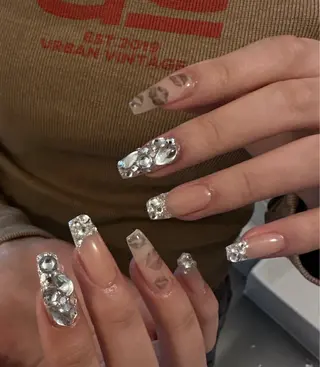 ネイル ♱˖⁺ 𝒎𝒐𝒑𝒊 ⁺のネイルデザイン