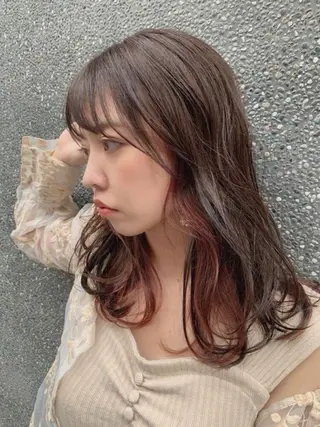カラー 吉岡 茉穂のヘアスタイル