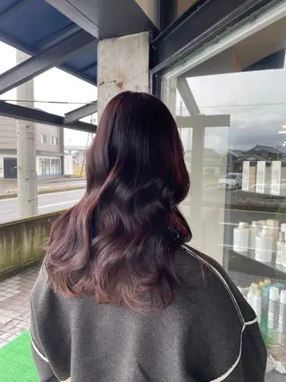 ミディアム カラー alu所属・マキノ キョウカのヘアスタイル