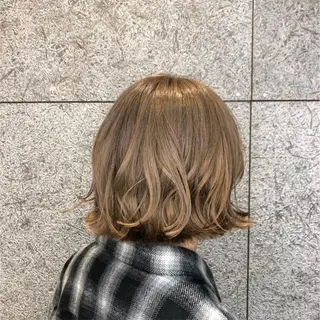 ショート カラー カトウ ユウカのヘアスタイル