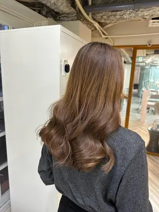 セミロング 韓国ヘア×ハイトーン AYA💫のヘアスタイル