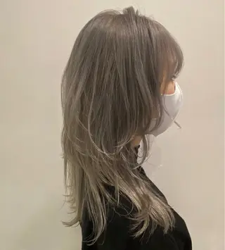 カラー ベージュ×艶🍨 mihoのヘアスタイル