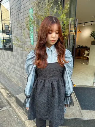 ロング カラー (h)wim ウィムのヘアスタイル