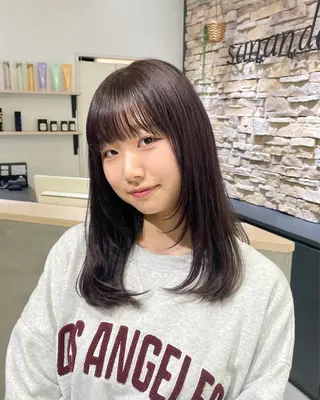 ロング 秋山 智香のヘアスタイル