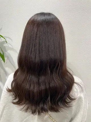 カラー 荒川 桃花のヘアスタイル