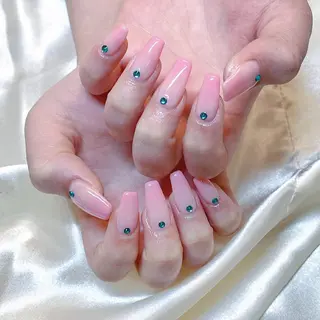 ネイル misaki 🩰‎🤍🎀のネイルデザイン