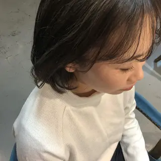 ミディアム カラー 泊 紗羅のヘアスタイル