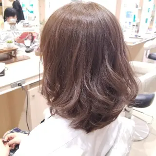 ミディアム カラー 山内 佐江子のヘアスタイル