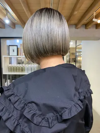 ショート ヘアアレンジ 切りっぱなしボブ/ デザインカラー店長のヘアスタイル