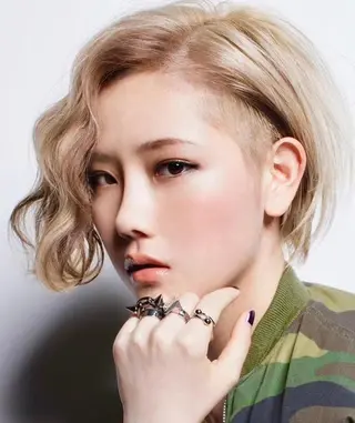 ショート カラー パーマ u hair所属・こばやし ももこのヘアスタイル