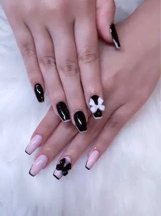 ネイル RÊVIA所属・RÊVIA (レヴィア)のネイルデザイン