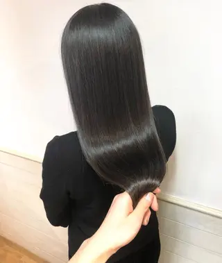 セミロング 髪質改善くすみカラー 🍀/石川大輔のヘアスタイル