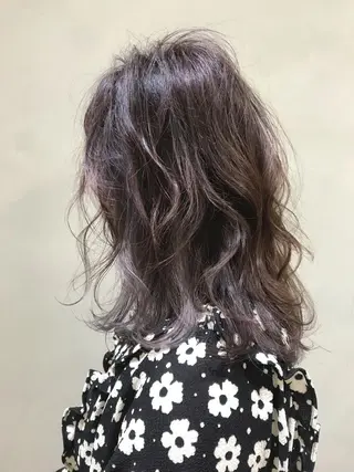 セミロング カラー ヘアアレンジ ネイル マツエク・マツパ NUU所属・滝島 真帆のヘアスタイル