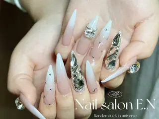 ネイル E.N🦋 長さ出し/持ち込みのネイルデザイン