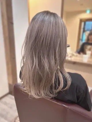セミロング カラー Luce所属・うる艶/韓国風　奈良 優輝のヘアスタイル