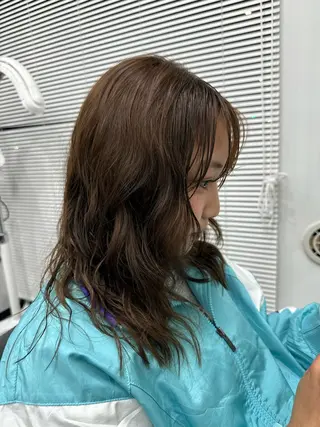 セミロング カラー パーマ BELLE by revo所属・𝘀𝗮𝗲/ 艶髪/ショートボブのヘアスタイル