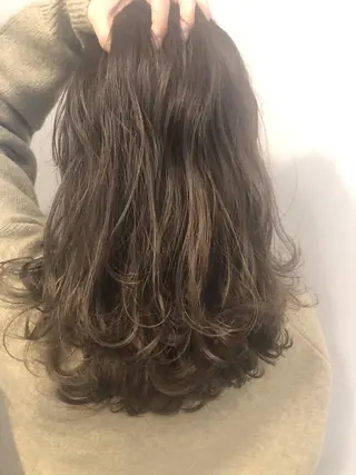 ミディアム カラー 岡田 拓也のヘアスタイル