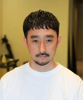 ショート メンズ サト エリのヘアスタイル