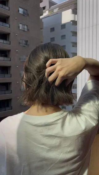 ショート カラー 下石怜子/レイヤー カット/透明感カラーのヘアスタイル