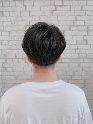 ショート パーマ ヘアアレンジ メンズ ブリーチなし艶カラー 東家のヘアスタイル