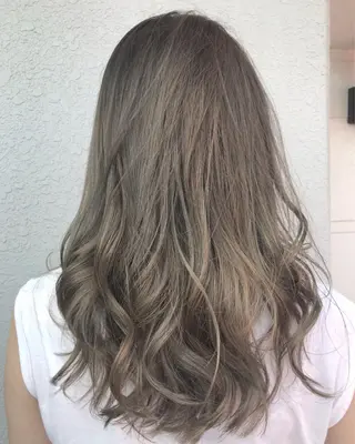 セミロング カラー レイヤーカット匠 イソザキノリユキのヘアスタイル