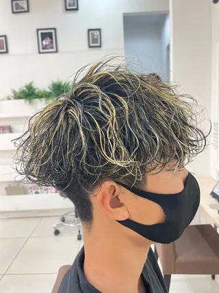 カラー パーマ メンズ 崎山 紗吏のヘアスタイル