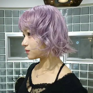ショート カラー WATER所属・SAKI 🪽 ハイトーンのヘアスタイル