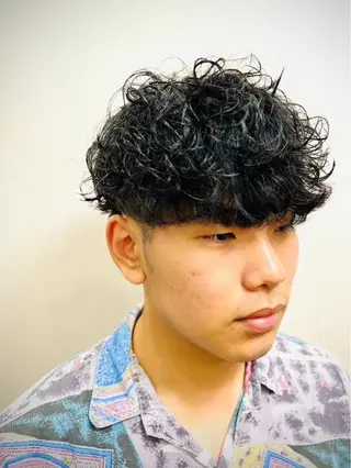 ショート パーマ メンズ プレミアムバーバー赤坂所属・野川 純麗のヘアスタイル