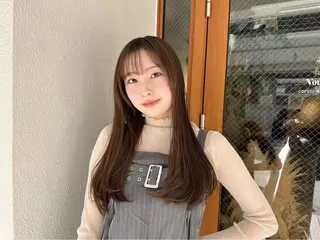 ロング カラー 岩下 実希のヘアスタイル