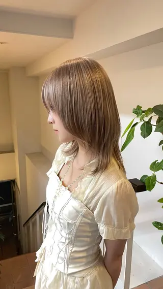 ミディアム カラー ミルクティーベージュ 🩰🤎miharuのヘアスタイル