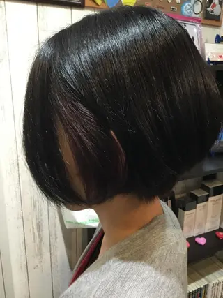 ショート カラー embrace エンブレイスのヘアスタイル