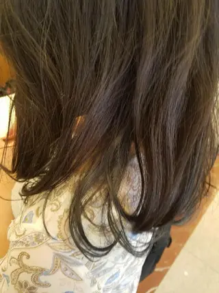 セミロング カラー EMANON名古屋所属・美谷添（ミヤゾエ） まどか大人ヘアサロンのヘアスタイル