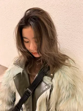 セミロング GO TODAY SHAIRE SALON所属・miu （ミユ）のヘアスタイル