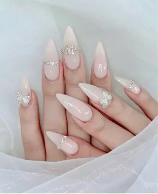 ネイル Lyna Nailのネイルデザイン