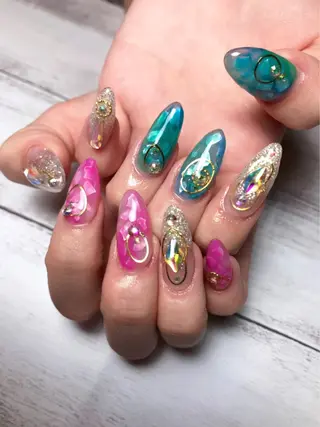 ネイル 菅野 愛花のネイルデザイン