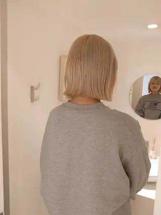 カラー yukie/ ハイトーンのヘアスタイル