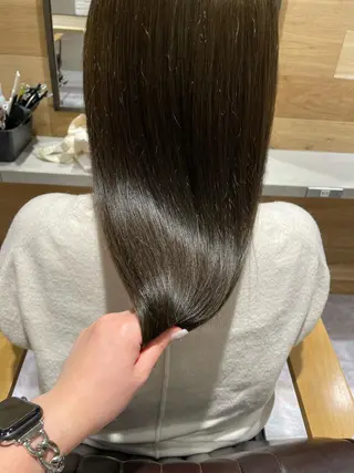 ロング カラー hisano / ハイトーン・透明感のヘアスタイル
