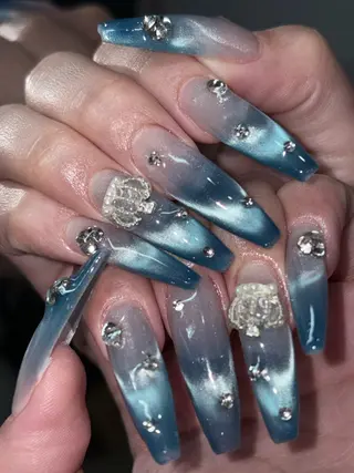 ネイル NES NAIL所属・さゆり￤推しキャラ ￤ロングネイル🩷のネイルデザイン