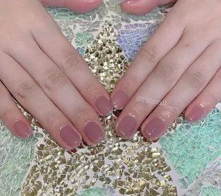 ネイル マツエク・マツパ 𝘙𝘪𝘰𝘯𝘢 ...🕯🤍のネイルデザイン