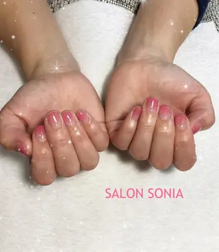 ネイル 小顔・毛穴・たるみ ネイル　似内真樹のエステ・リラクイメージ
