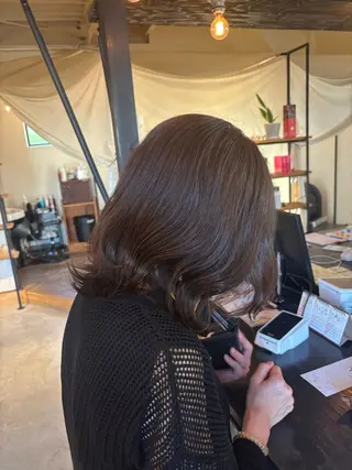 ミディアム 山﨑 羽菜のヘアスタイル